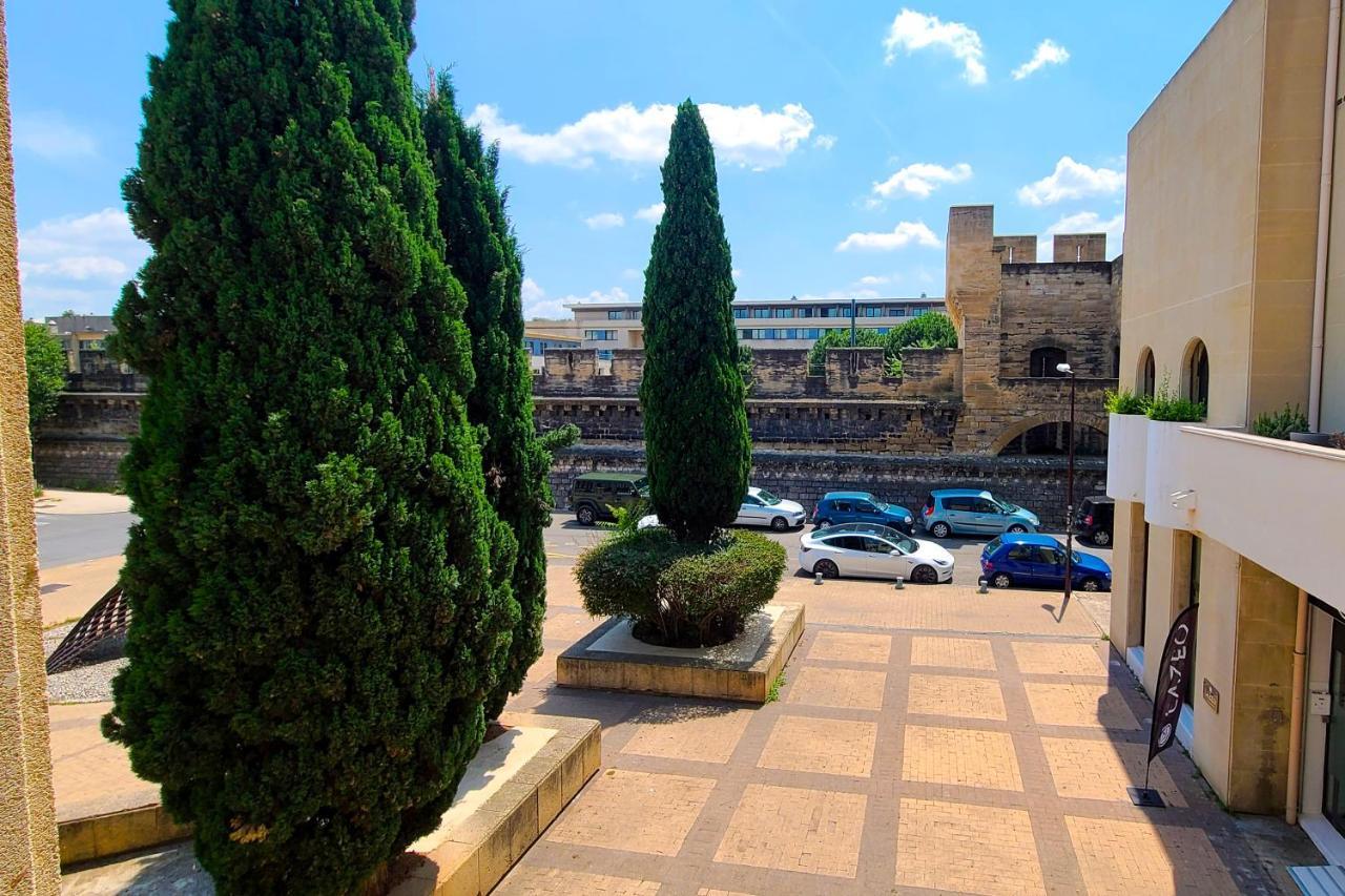 Regard Sur Les Remparts - Terrasse & Parking Apartment อาวีญง ภายนอก รูปภาพ