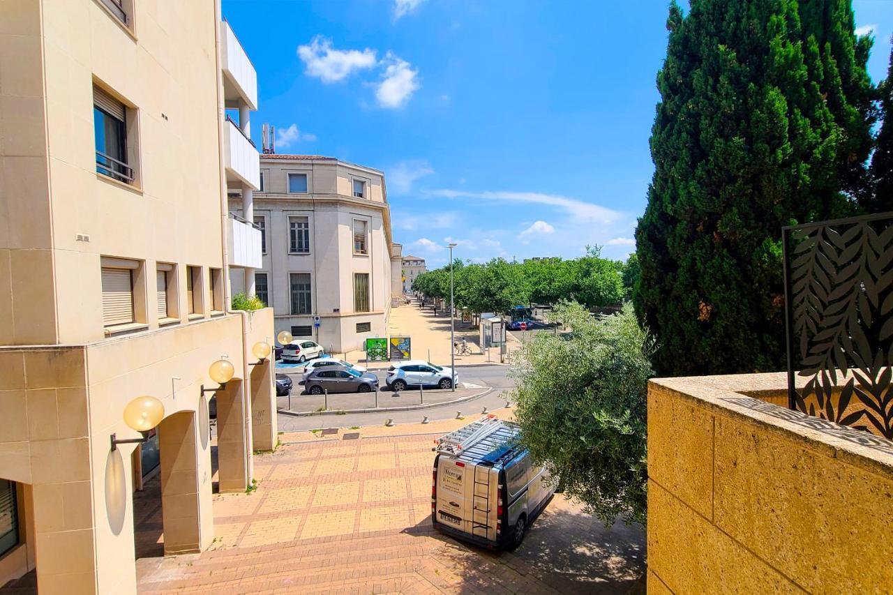 Regard Sur Les Remparts - Terrasse & Parking Apartment อาวีญง ภายนอก รูปภาพ