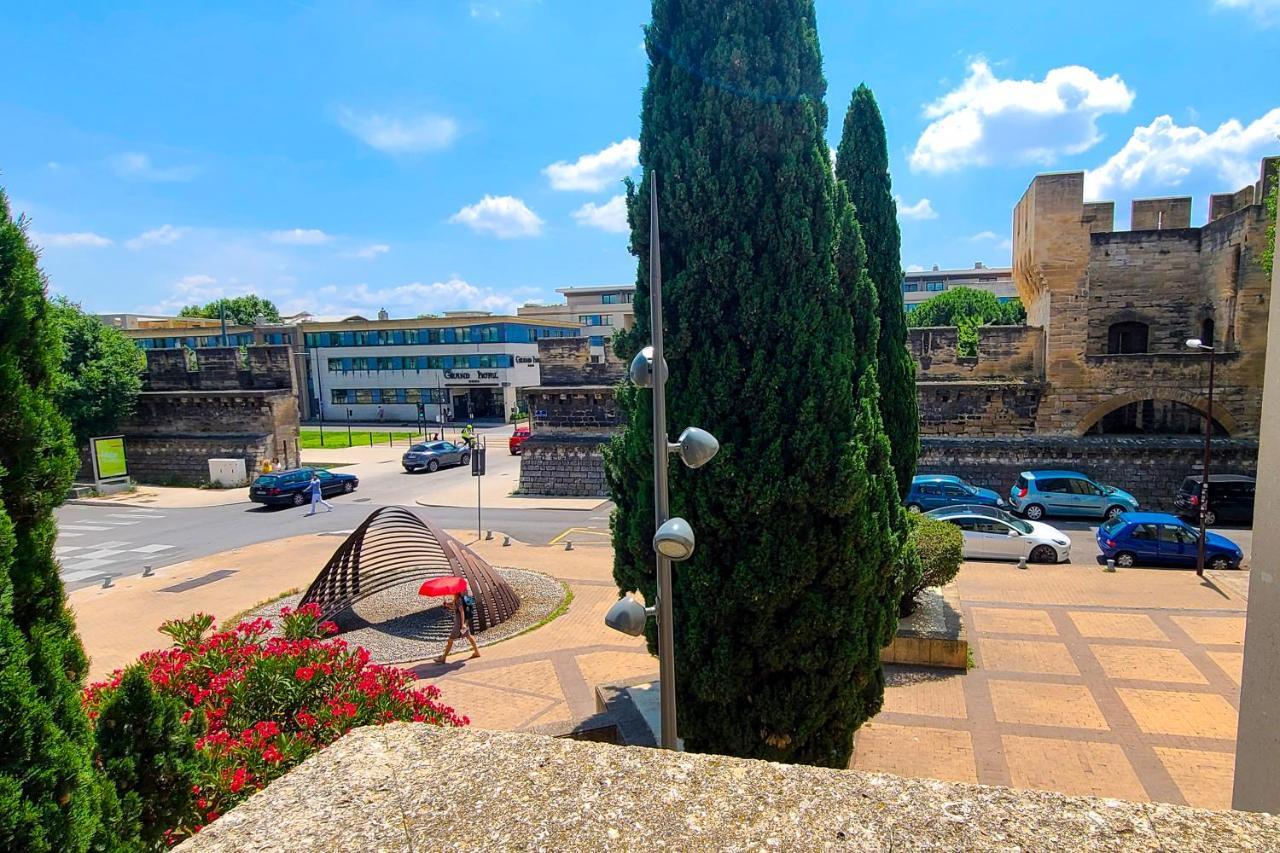 Regard Sur Les Remparts - Terrasse & Parking Apartment อาวีญง ภายนอก รูปภาพ